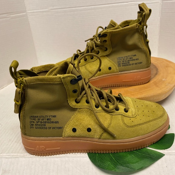 Nike Urban Utility Footwear Sneakers - Picture 1 of 9